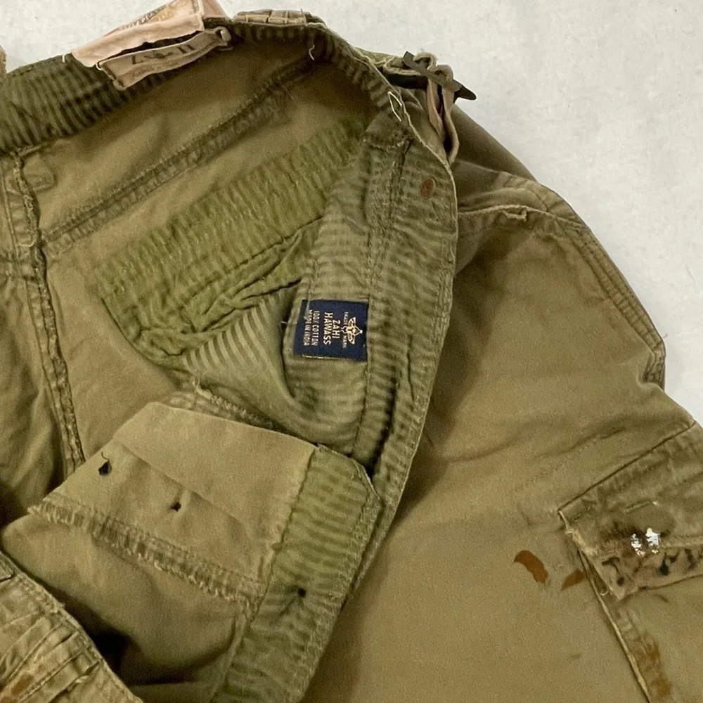 NWT Zahi Hawass Repaired Explorers Cargo Shorts Khaki Egyptian Archeology Sz 34